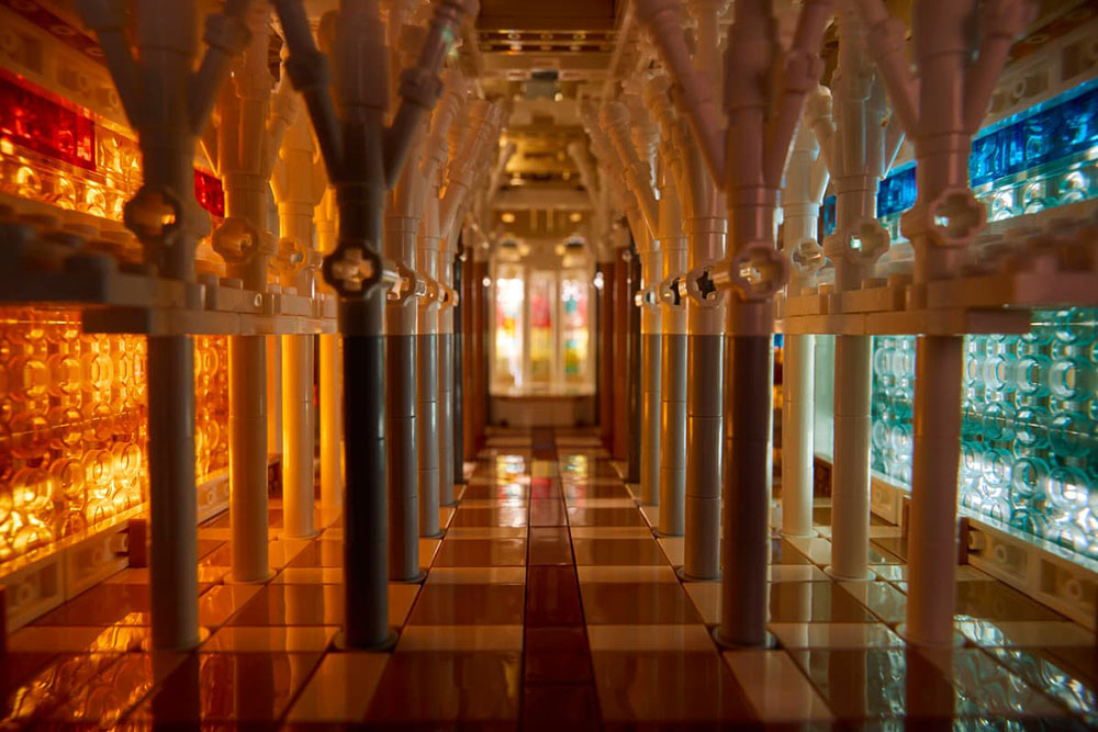 interior lego sagrada familia barcelona